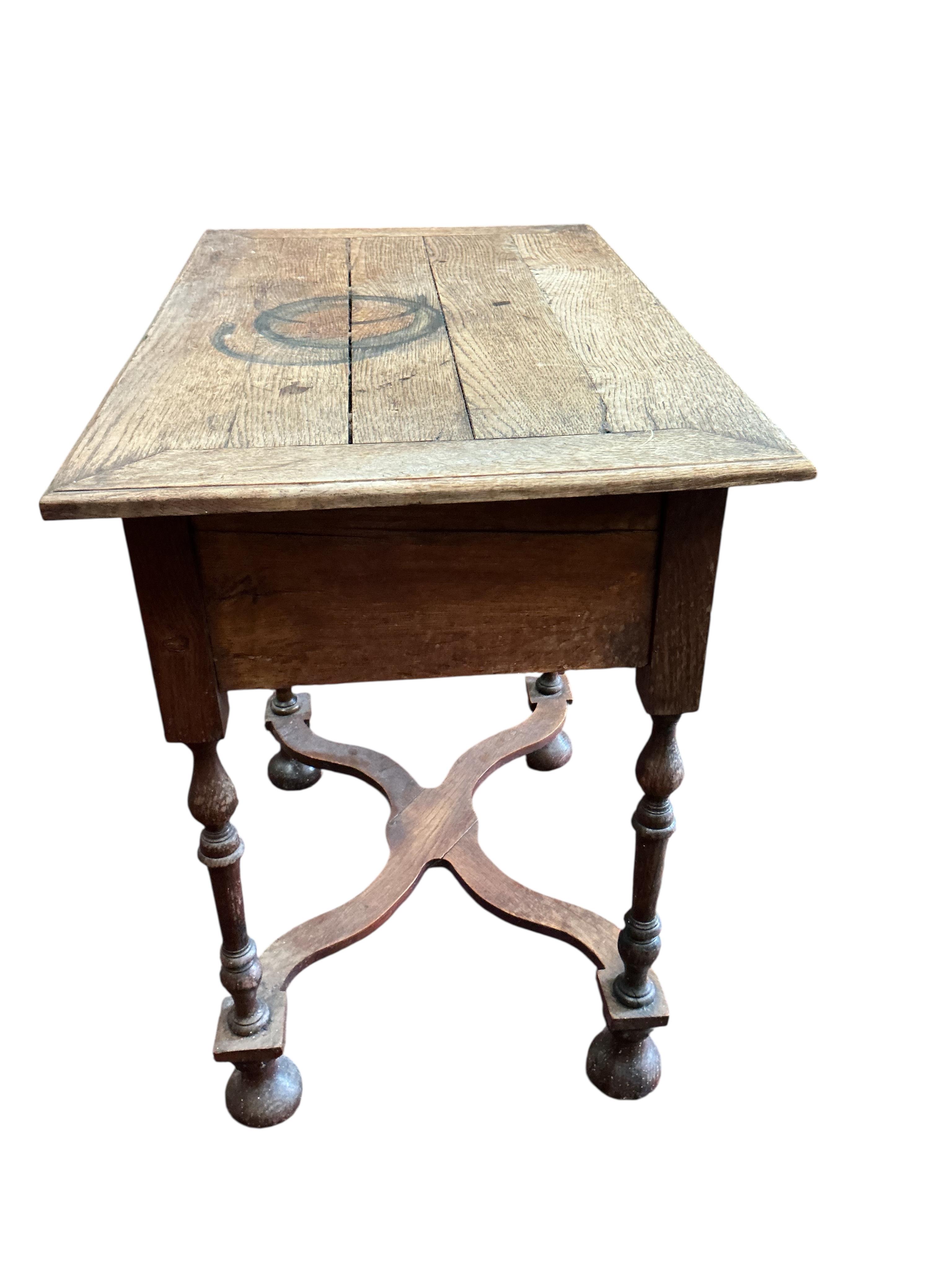 A small William & Mary style oak side table, width 65cm, depth 40cm, height 66cm